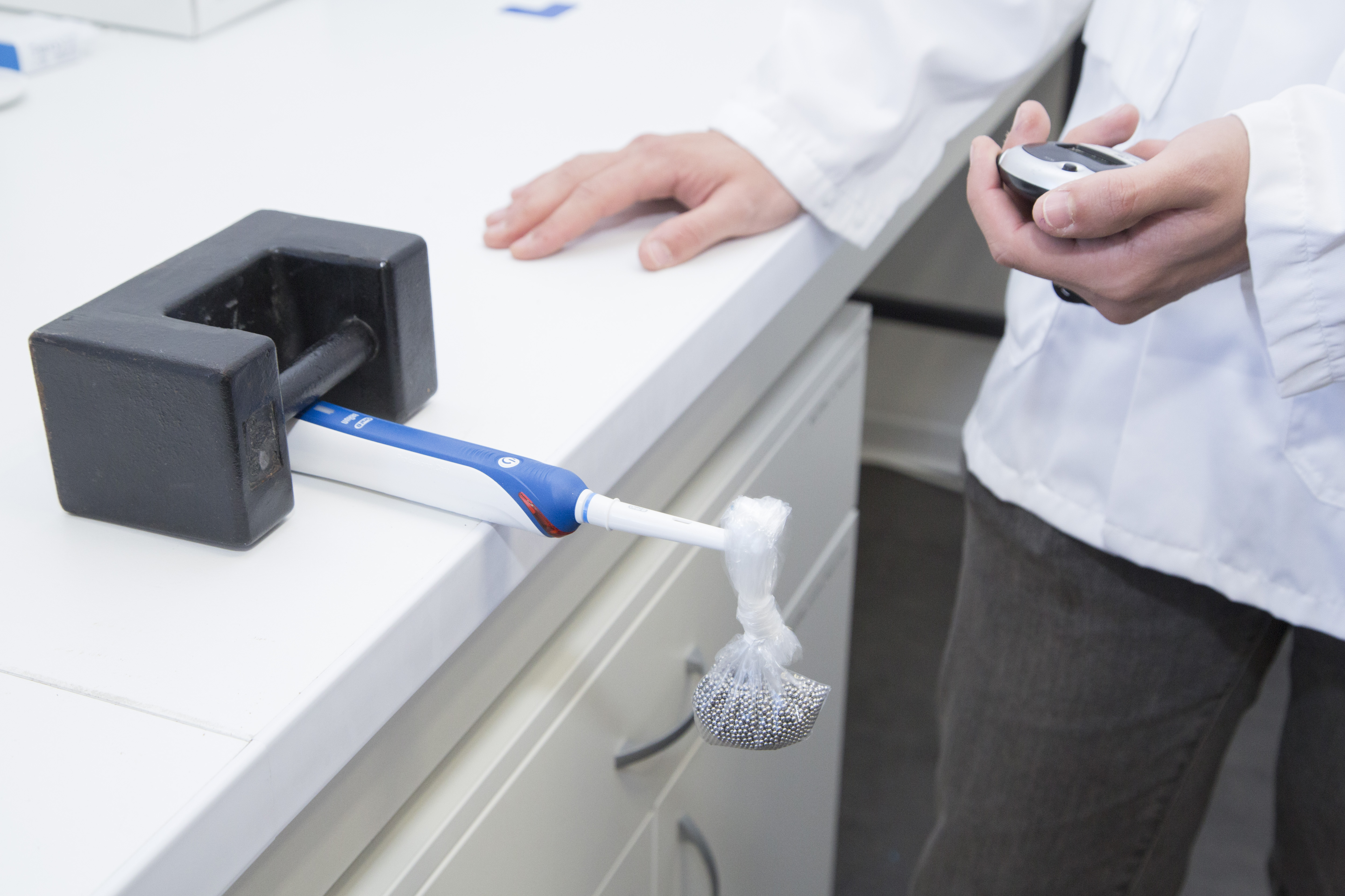 R574076_T2B9247_mask